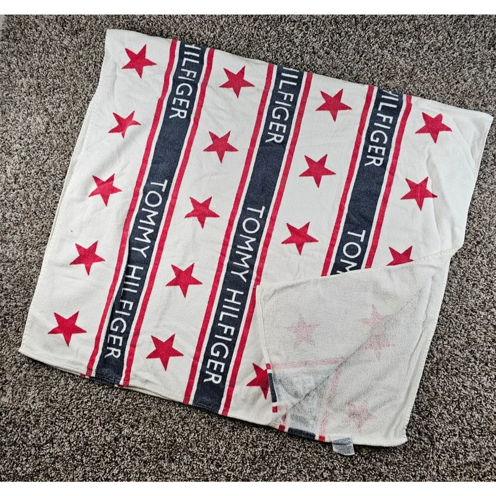 Vtg Y2K Tommy Hilfiger beach towel featuring a bold star and stripe design